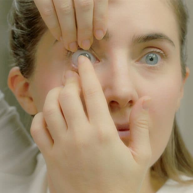 how_to_put_in_contacts_row_13