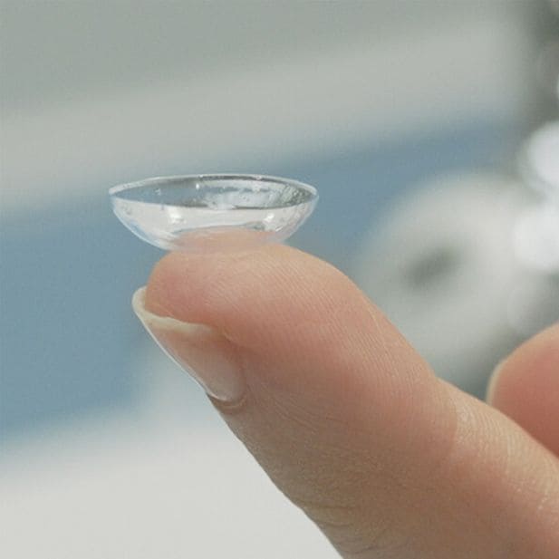 how_to_put_in_contacts_row_11