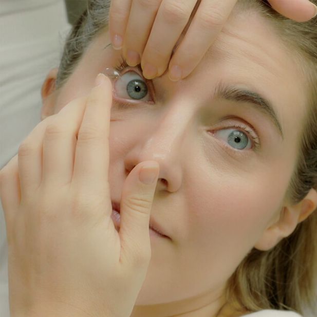 how_to_put_in_contacts_row_12